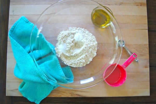 Simple Flatbread Pizzas | Twin Cities Familys Blog