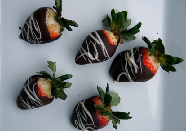 Edible Love: Chocolate Covered Strawberries | Twin Cities Familys Blog