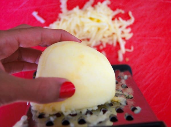 A Little Taste Of Autumn:  Apple Oat Muffins | Twin Cities Familys Blog