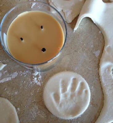 DIY Handprint Ornament | Twin Cities Familys Blog