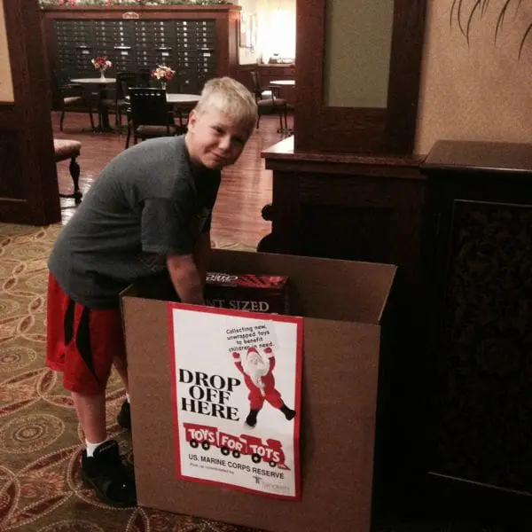 cmas226 Non-Traditional Christmas Traditions | Twin Cities Familys Blog