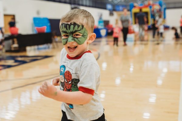 hanging_with_heroes-820