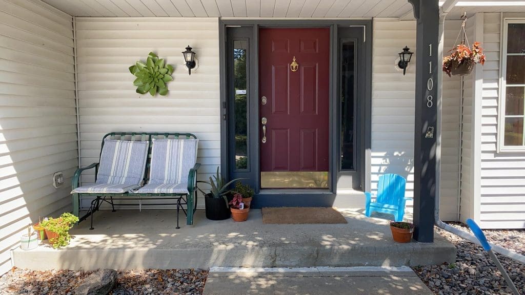Summer Porch Makeover How-to | Twin Cities Family