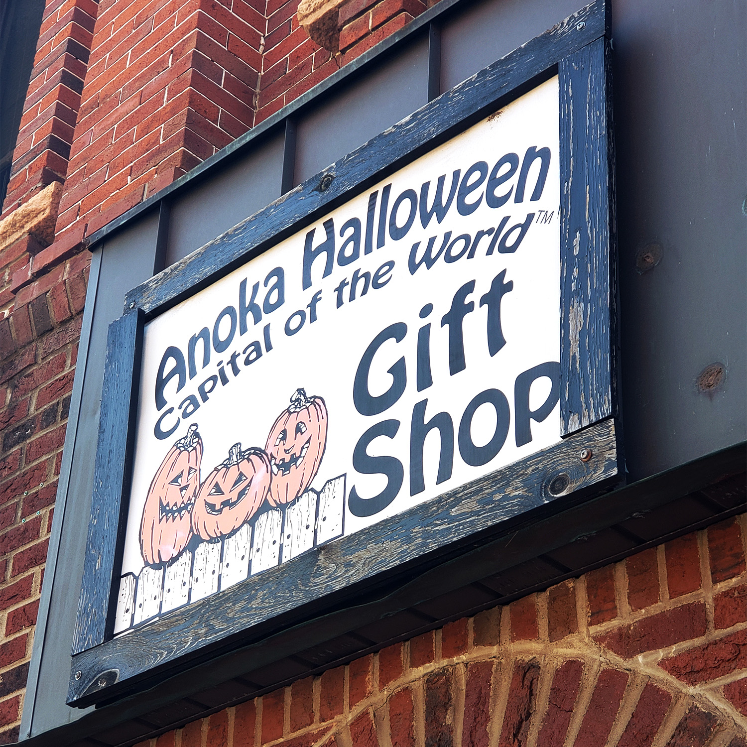Anoka Halloween Gift Shop Open